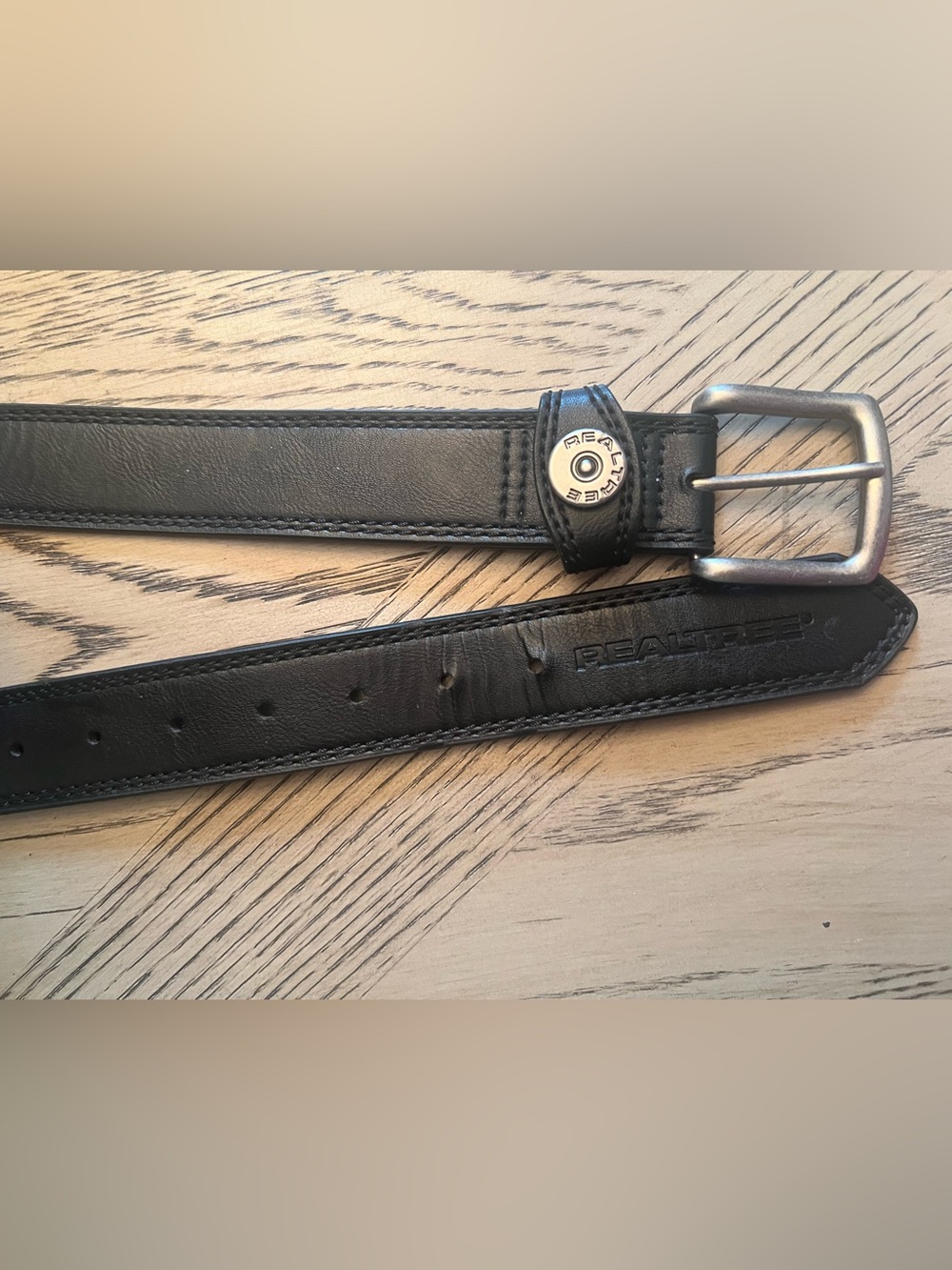 Realtree Men's Shotgun Shell Keeper Black Belt is a genuine leather Size 34-36